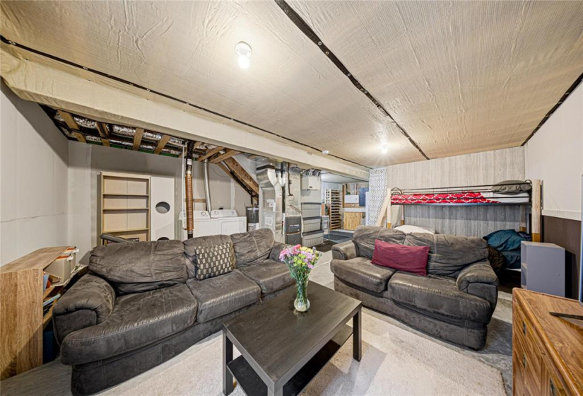 48 CRESCENTWOOD, 3 Bedrooms Bedrooms, 8 Rooms Rooms,1 BathroomBathrooms,Residential,For Sale,CRESCENTWOOD