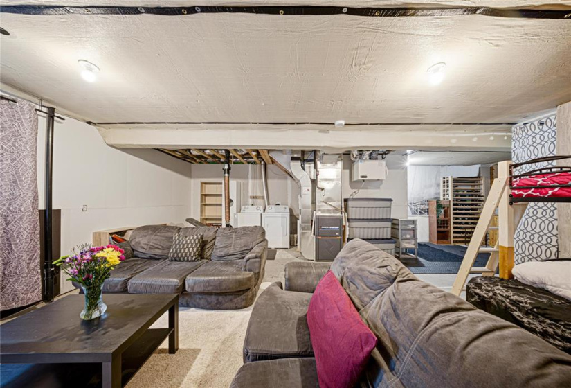 48 CRESCENTWOOD, 3 Bedrooms Bedrooms, 8 Rooms Rooms,1 BathroomBathrooms,Residential,For Sale,CRESCENTWOOD