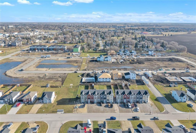 48 CRESCENTWOOD, 3 Bedrooms Bedrooms, 8 Rooms Rooms,1 BathroomBathrooms,Residential,For Sale,CRESCENTWOOD