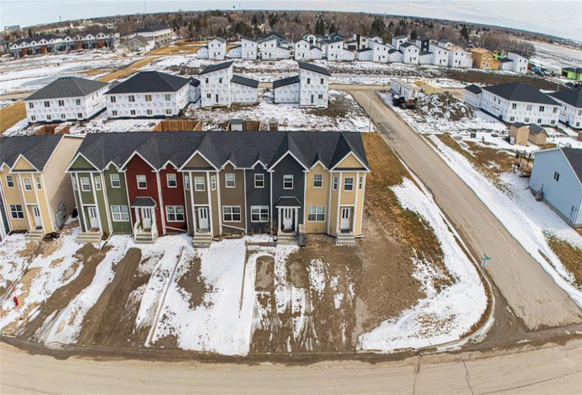 48 CRESCENTWOOD, 3 Bedrooms Bedrooms, 8 Rooms Rooms,1 BathroomBathrooms,Residential,For Sale,CRESCENTWOOD