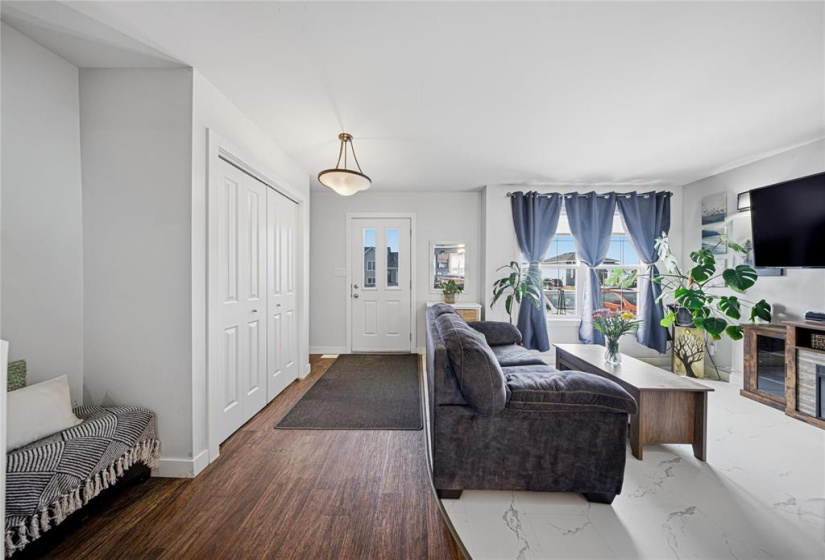 48 CRESCENTWOOD, 3 Bedrooms Bedrooms, 8 Rooms Rooms,1 BathroomBathrooms,Residential,For Sale,CRESCENTWOOD