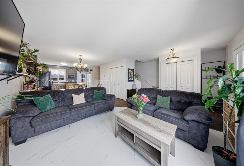 48 CRESCENTWOOD, 3 Bedrooms Bedrooms, 8 Rooms Rooms,1 BathroomBathrooms,Residential,For Sale,CRESCENTWOOD