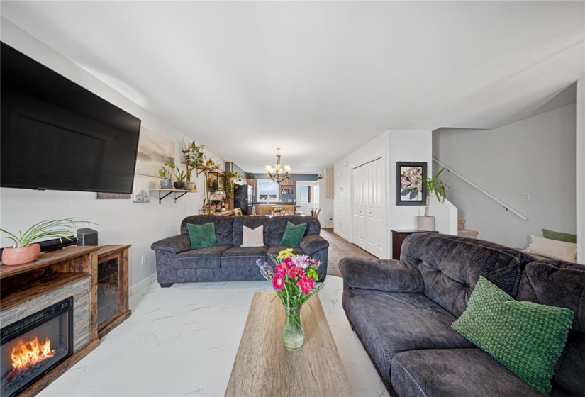 48 CRESCENTWOOD, 3 Bedrooms Bedrooms, 8 Rooms Rooms,1 BathroomBathrooms,Residential,For Sale,CRESCENTWOOD