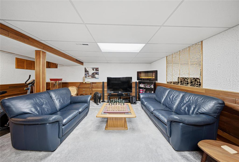 6450 Rannock, 3 Bedrooms Bedrooms, 14 Rooms Rooms,1 BathroomBathrooms,Residential,For Sale,Rannock