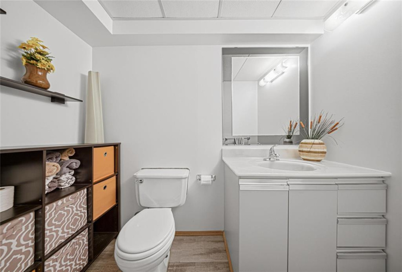 6450 Rannock, 3 Bedrooms Bedrooms, 14 Rooms Rooms,1 BathroomBathrooms,Residential,For Sale,Rannock