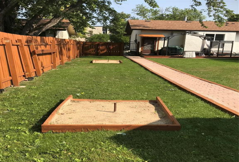 6450 Rannock, 3 Bedrooms Bedrooms, 14 Rooms Rooms,1 BathroomBathrooms,Residential,For Sale,Rannock