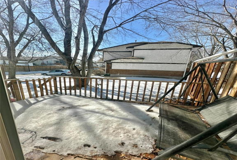 West Facing Deck & BBQ patio