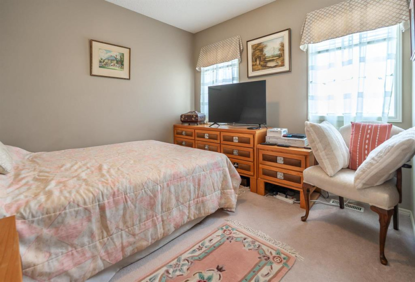 90 Pamela, 4 Bedrooms Bedrooms, 15 Rooms Rooms,2 BathroomsBathrooms,Residential,For Sale,Pamela