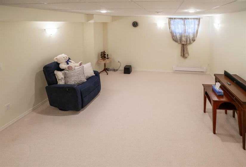 90 Pamela, 4 Bedrooms Bedrooms, 15 Rooms Rooms,2 BathroomsBathrooms,Residential,For Sale,Pamela