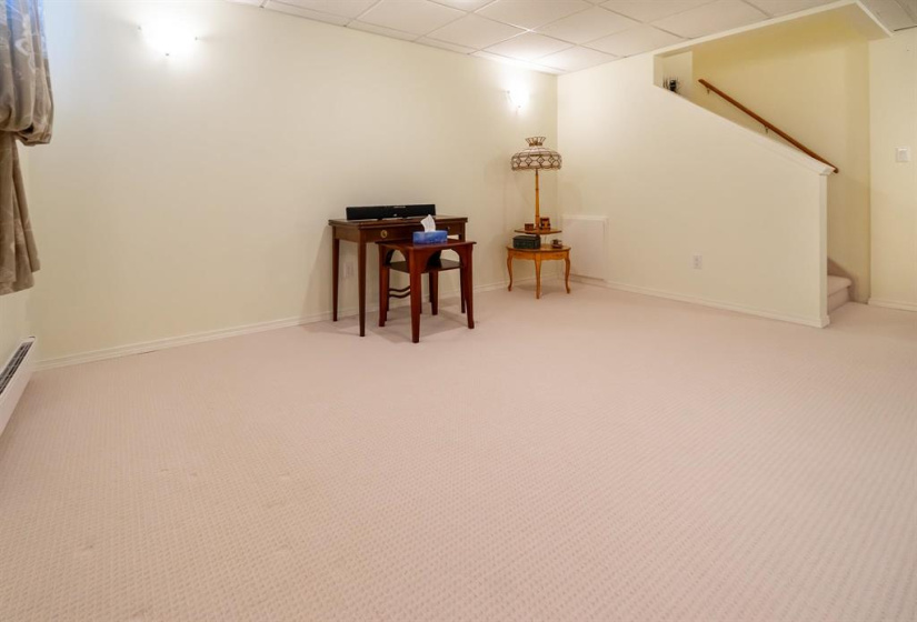 90 Pamela, 4 Bedrooms Bedrooms, 15 Rooms Rooms,2 BathroomsBathrooms,Residential,For Sale,Pamela