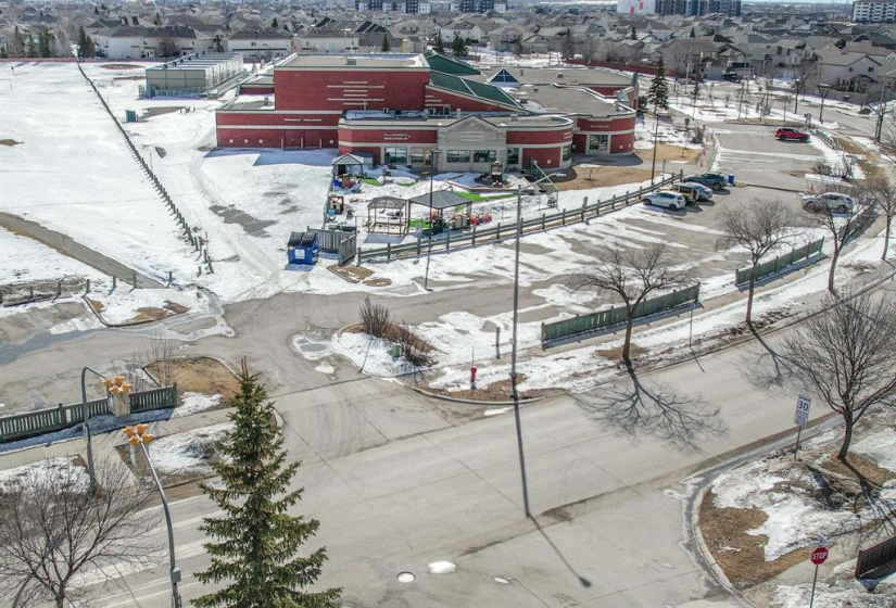 90 Pamela, 4 Bedrooms Bedrooms, 15 Rooms Rooms,2 BathroomsBathrooms,Residential,For Sale,Pamela