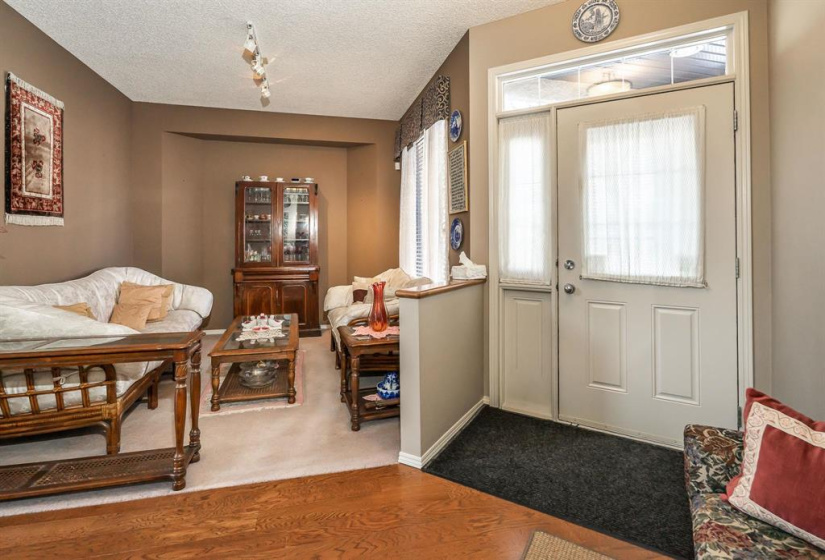 90 Pamela, 4 Bedrooms Bedrooms, 15 Rooms Rooms,2 BathroomsBathrooms,Residential,For Sale,Pamela