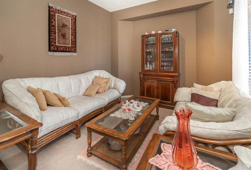 90 Pamela, 4 Bedrooms Bedrooms, 15 Rooms Rooms,2 BathroomsBathrooms,Residential,For Sale,Pamela