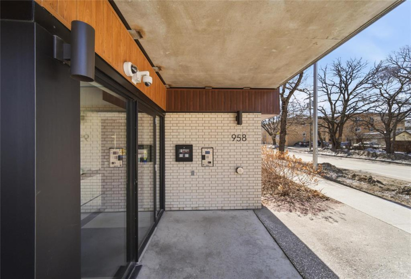 958 McMillan, 2 Bedrooms Bedrooms, 9 Rooms Rooms,2 BathroomsBathrooms,Condominium,For Sale,McMillan