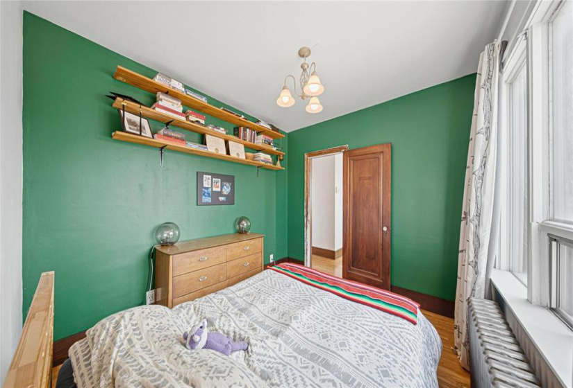 947 Valour, 3 Bedrooms Bedrooms, 13 Rooms Rooms,2 BathroomsBathrooms,Residential,For Sale,Valour