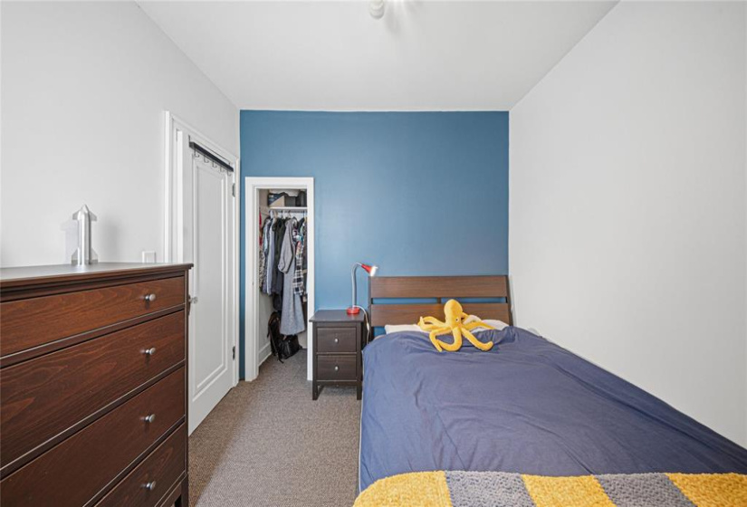 947 Valour, 3 Bedrooms Bedrooms, 13 Rooms Rooms,2 BathroomsBathrooms,Residential,For Sale,Valour