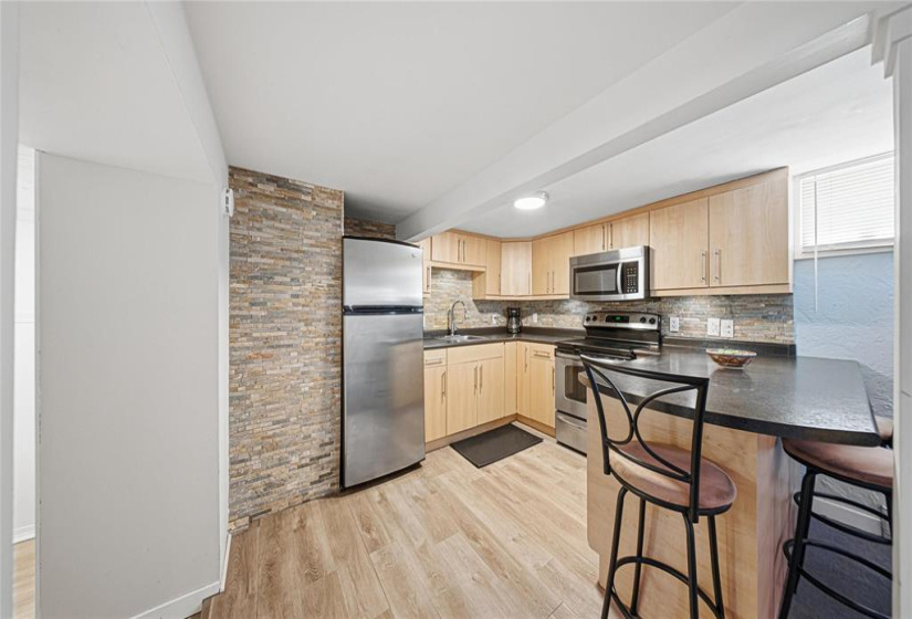 947 Valour, 3 Bedrooms Bedrooms, 13 Rooms Rooms,2 BathroomsBathrooms,Residential,For Sale,Valour