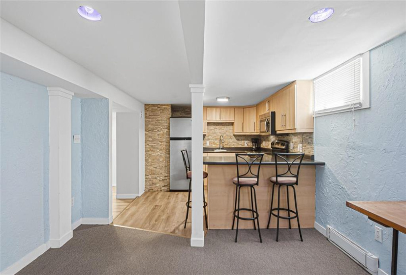 947 Valour, 3 Bedrooms Bedrooms, 13 Rooms Rooms,2 BathroomsBathrooms,Residential,For Sale,Valour