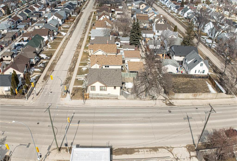 947 Valour, 3 Bedrooms Bedrooms, 13 Rooms Rooms,2 BathroomsBathrooms,Residential,For Sale,Valour