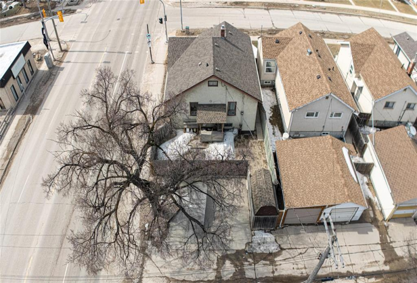 947 Valour, 3 Bedrooms Bedrooms, 13 Rooms Rooms,2 BathroomsBathrooms,Residential,For Sale,Valour