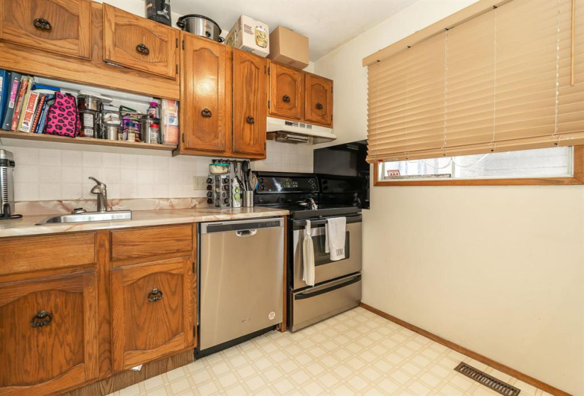 177 Beliveau, 2 Bedrooms Bedrooms, 8 Rooms Rooms,1 BathroomBathrooms,Condominium,For Sale,Beliveau