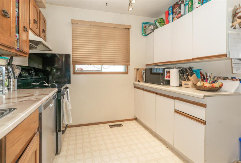 177 Beliveau, 2 Bedrooms Bedrooms, 8 Rooms Rooms,1 BathroomBathrooms,Condominium,For Sale,Beliveau