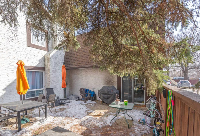 177 Beliveau, 2 Bedrooms Bedrooms, 8 Rooms Rooms,1 BathroomBathrooms,Condominium,For Sale,Beliveau