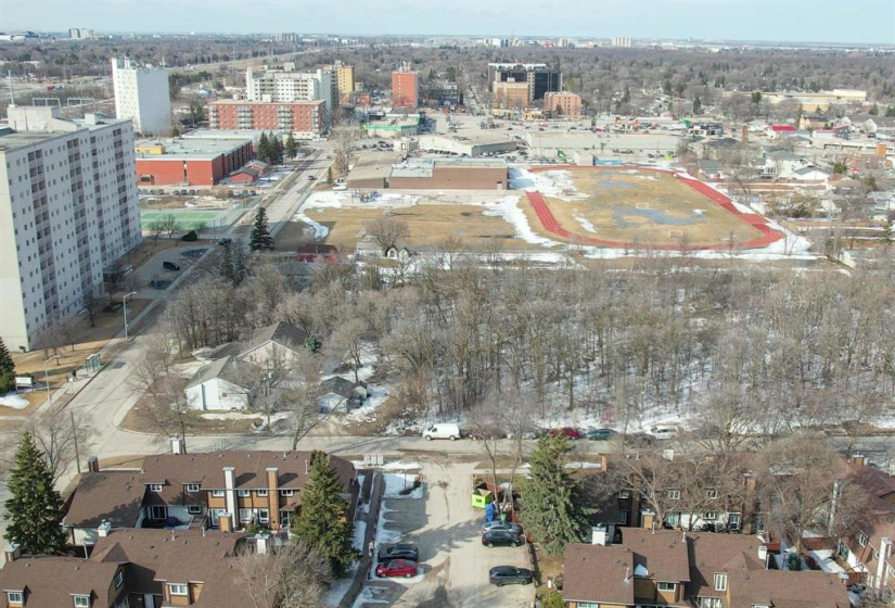 177 Beliveau, 2 Bedrooms Bedrooms, 8 Rooms Rooms,1 BathroomBathrooms,Condominium,For Sale,Beliveau