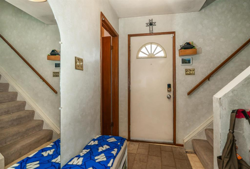 177 Beliveau, 2 Bedrooms Bedrooms, 8 Rooms Rooms,1 BathroomBathrooms,Condominium,For Sale,Beliveau