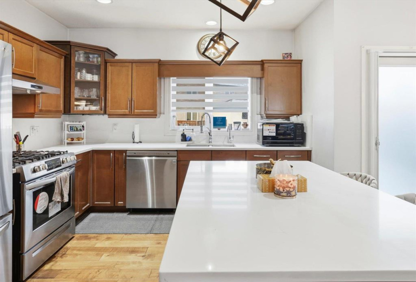 19 Brockington, 4 Bedrooms Bedrooms, 12 Rooms Rooms,3 BathroomsBathrooms,Residential,For Sale,Brockington