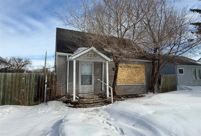 1391 Pritchard, 2 Bedrooms Bedrooms, 7 Rooms Rooms,1 BathroomBathrooms,Residential,For Sale,Pritchard