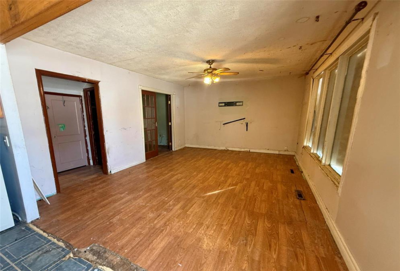 1391 Pritchard, 2 Bedrooms Bedrooms, 7 Rooms Rooms,1 BathroomBathrooms,Residential,For Sale,Pritchard