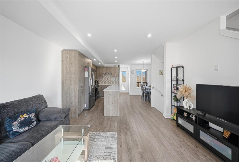 1580 Ravelstone, 4 Bedrooms Bedrooms, 11 Rooms Rooms,3 BathroomsBathrooms,Condominium,For Sale,Ravelstone