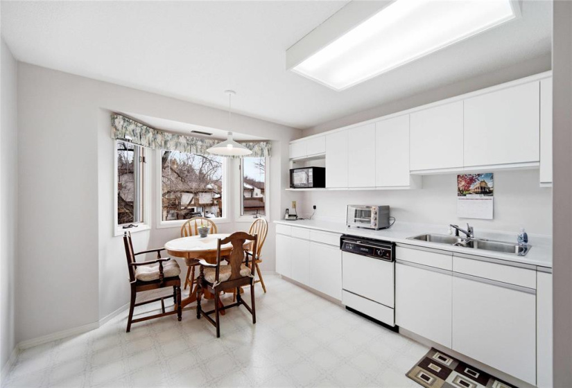 183 Hamilton, 2 Bedrooms Bedrooms, 7 Rooms Rooms,1 BathroomBathrooms,Condominium,For Sale,Hamilton