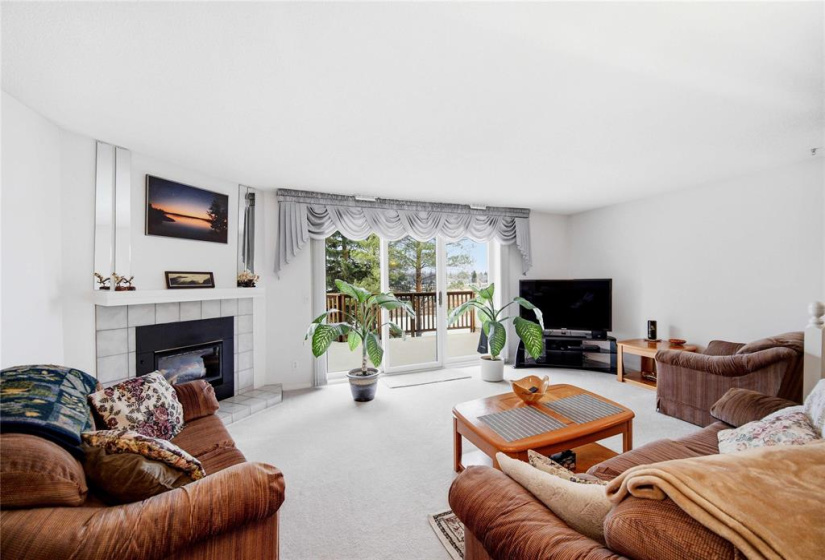 183 Hamilton, 2 Bedrooms Bedrooms, 7 Rooms Rooms,1 BathroomBathrooms,Condominium,For Sale,Hamilton