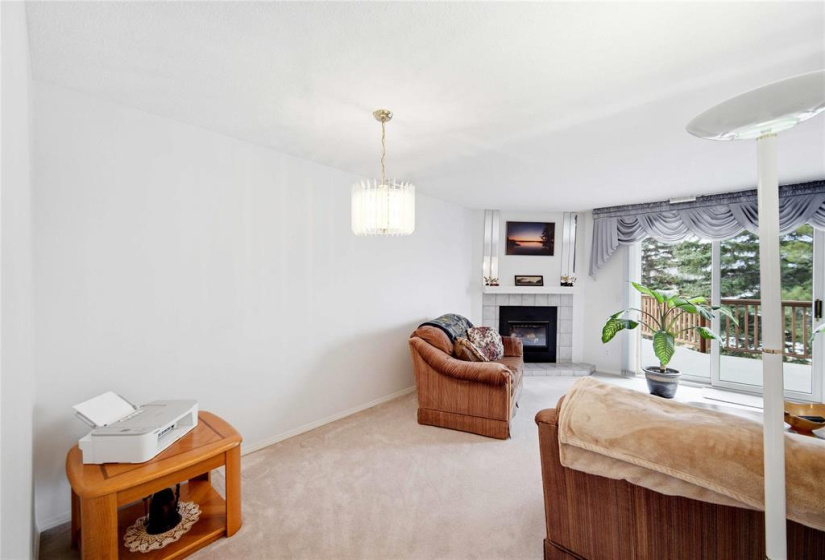 183 Hamilton, 2 Bedrooms Bedrooms, 7 Rooms Rooms,1 BathroomBathrooms,Condominium,For Sale,Hamilton