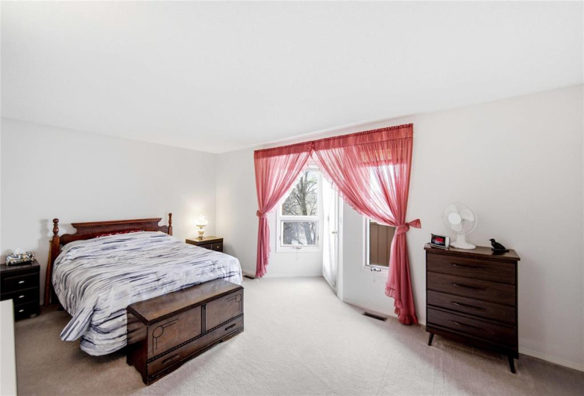 183 Hamilton, 2 Bedrooms Bedrooms, 7 Rooms Rooms,1 BathroomBathrooms,Condominium,For Sale,Hamilton