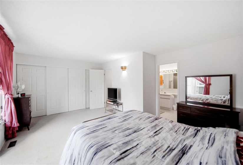 183 Hamilton, 2 Bedrooms Bedrooms, 7 Rooms Rooms,1 BathroomBathrooms,Condominium,For Sale,Hamilton