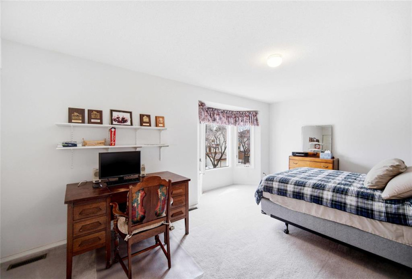 183 Hamilton, 2 Bedrooms Bedrooms, 7 Rooms Rooms,1 BathroomBathrooms,Condominium,For Sale,Hamilton