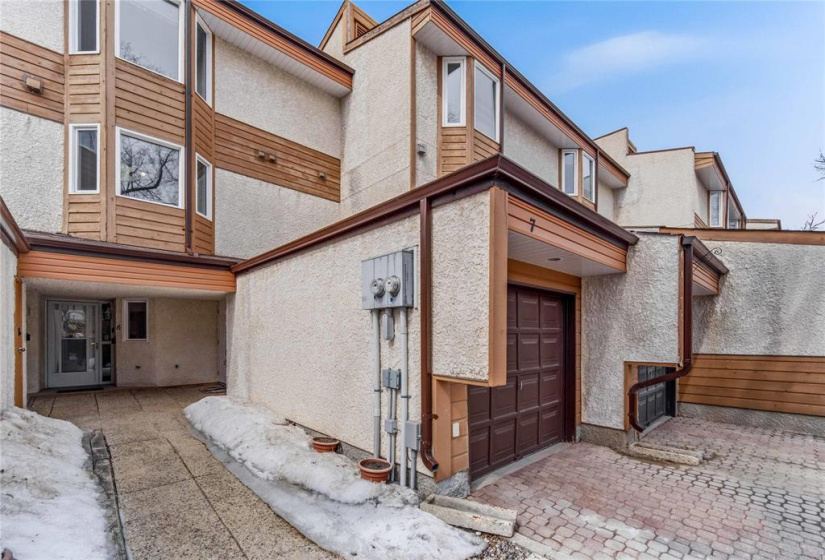 183 Hamilton, 2 Bedrooms Bedrooms, 7 Rooms Rooms,1 BathroomBathrooms,Condominium,For Sale,Hamilton