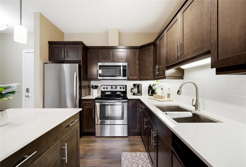 215 Pandora, 1 Bedroom Bedrooms, 5 Rooms Rooms,1 BathroomBathrooms,Condominium,For Sale,Pandora