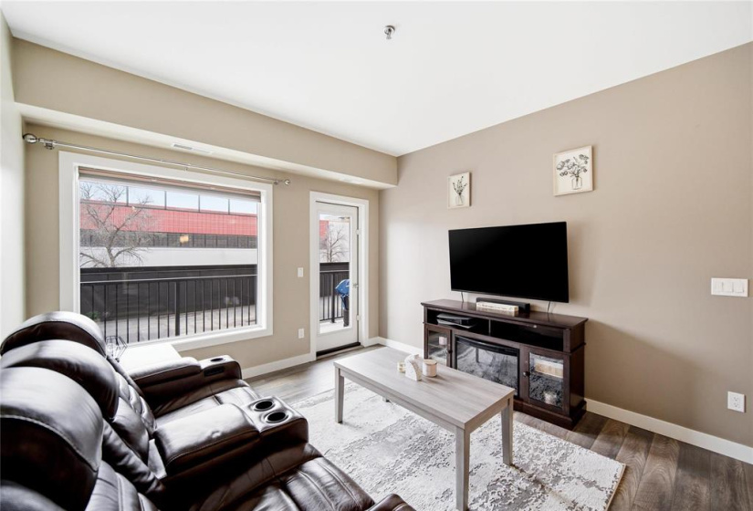 215 Pandora, 1 Bedroom Bedrooms, 5 Rooms Rooms,1 BathroomBathrooms,Condominium,For Sale,Pandora