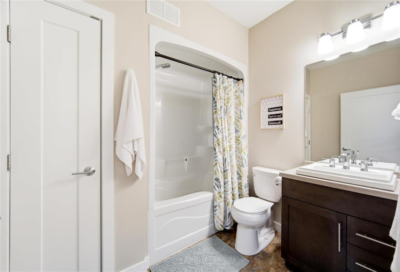 215 Pandora, 1 Bedroom Bedrooms, 5 Rooms Rooms,1 BathroomBathrooms,Condominium,For Sale,Pandora