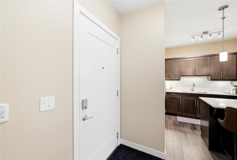 215 Pandora, 1 Bedroom Bedrooms, 5 Rooms Rooms,1 BathroomBathrooms,Condominium,For Sale,Pandora