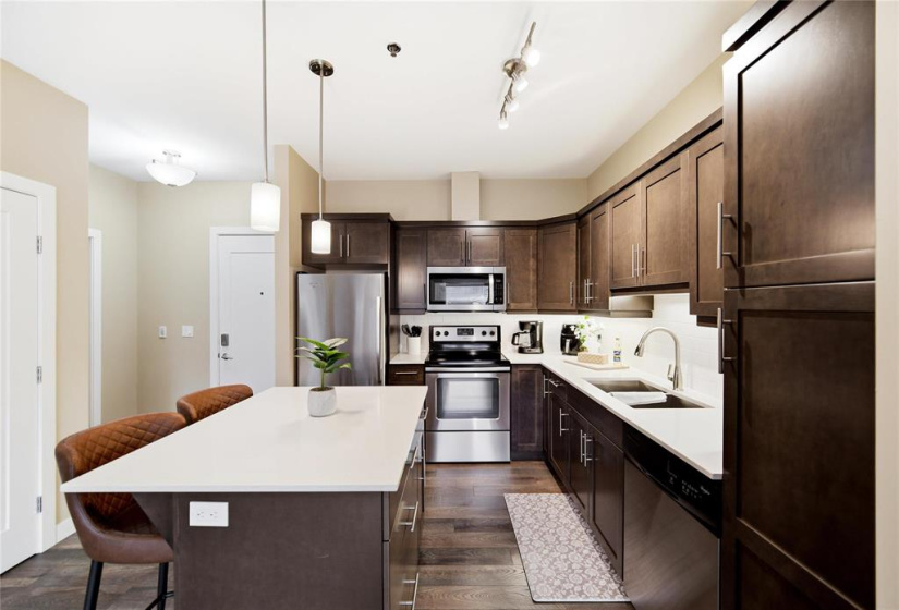 215 Pandora, 1 Bedroom Bedrooms, 5 Rooms Rooms,1 BathroomBathrooms,Condominium,For Sale,Pandora