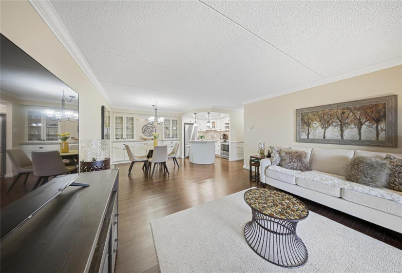 376 Osborne, 2 Bedrooms Bedrooms, 8 Rooms Rooms,1 BathroomBathrooms,Condominium,For Sale,Osborne