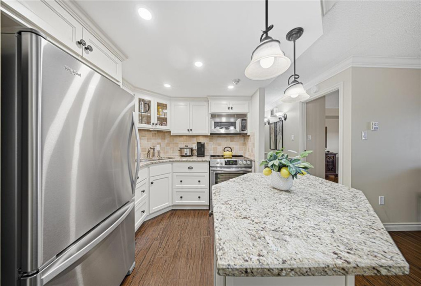 376 Osborne, 2 Bedrooms Bedrooms, 8 Rooms Rooms,1 BathroomBathrooms,Condominium,For Sale,Osborne