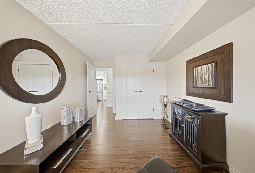 376 Osborne, 2 Bedrooms Bedrooms, 8 Rooms Rooms,1 BathroomBathrooms,Condominium,For Sale,Osborne