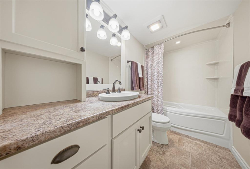 376 Osborne, 2 Bedrooms Bedrooms, 8 Rooms Rooms,1 BathroomBathrooms,Condominium,For Sale,Osborne