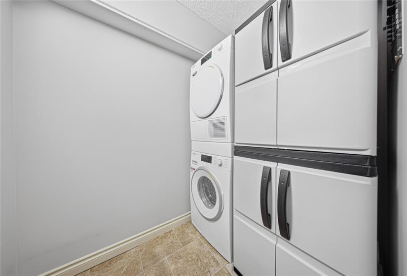 376 Osborne, 2 Bedrooms Bedrooms, 8 Rooms Rooms,1 BathroomBathrooms,Condominium,For Sale,Osborne